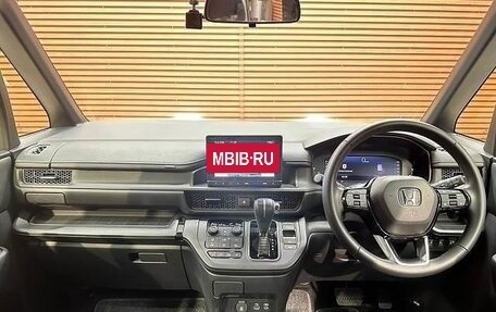 Honda Stepwgn, 2022 год, 2 140 000 рублей, 9 фотография