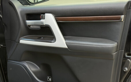 Toyota Land Cruiser 200, 2016 год, 5 500 000 рублей, 34 фотография