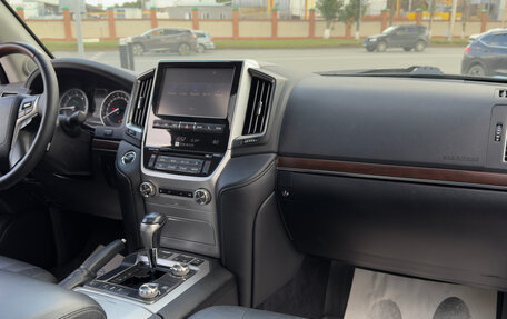 Toyota Land Cruiser 200, 2016 год, 5 500 000 рублей, 31 фотография