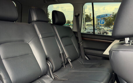 Toyota Land Cruiser 200, 2016 год, 5 500 000 рублей, 36 фотография