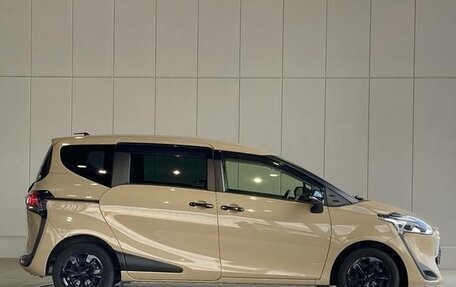 Toyota Sienta II, 2021 год, 1 050 000 рублей, 7 фотография