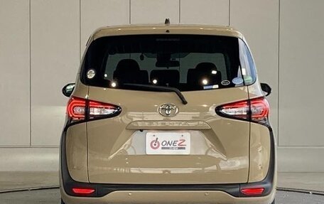 Toyota Sienta II, 2021 год, 1 050 000 рублей, 5 фотография