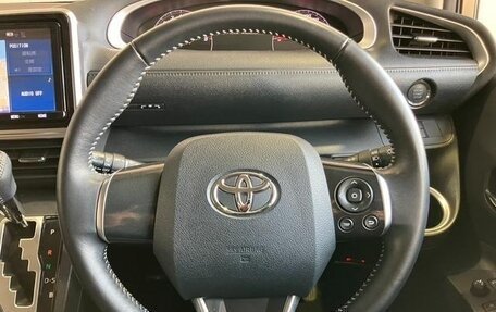 Toyota Sienta II, 2021 год, 1 050 000 рублей, 9 фотография