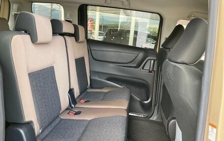 Toyota Sienta II, 2021 год, 1 050 000 рублей, 12 фотография