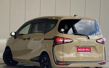 Toyota Sienta II, 2021 год, 1 050 000 рублей, 6 фотография