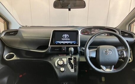 Toyota Sienta II, 2021 год, 1 050 000 рублей, 16 фотография