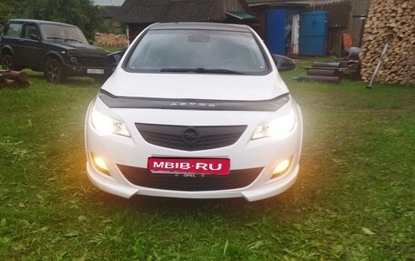 Opel Astra J, 2012 год, 720 000 рублей, 1 фотография