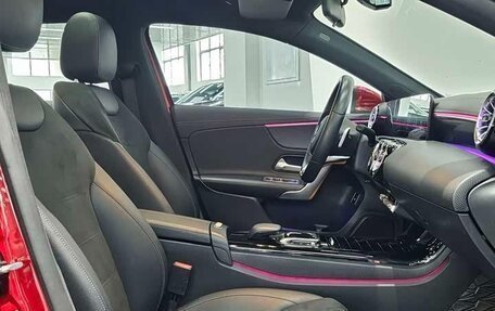 Mercedes-Benz A-Класс, 2021 год, 1 980 000 рублей, 10 фотография