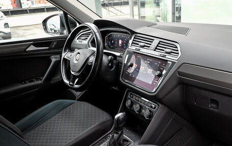 Volkswagen Tiguan II, 2020 год, 2 695 000 рублей, 17 фотография