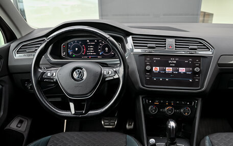 Volkswagen Tiguan II, 2020 год, 2 695 000 рублей, 19 фотография