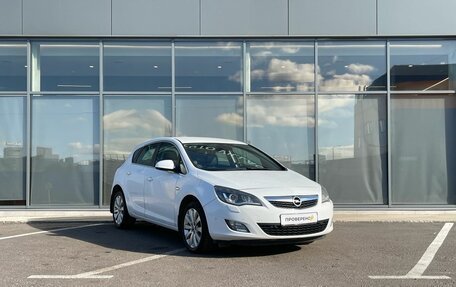Opel Astra J, 2011 год, 599 000 рублей, 2 фотография