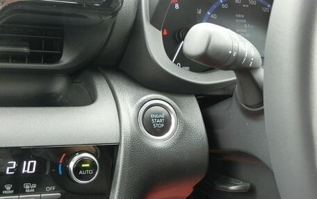Toyota Yaris Cross, 2022 год, 1 690 000 рублей, 15 фотография