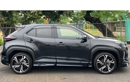 Toyota Yaris Cross, 2022 год, 1 690 000 рублей, 6 фотография