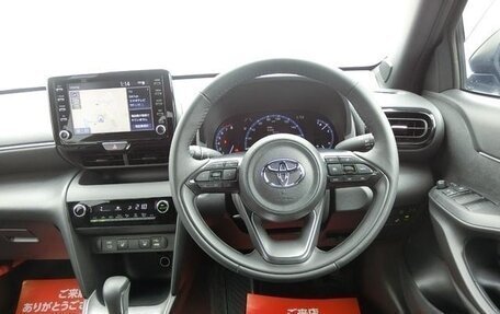 Toyota Yaris Cross, 2022 год, 1 690 000 рублей, 13 фотография