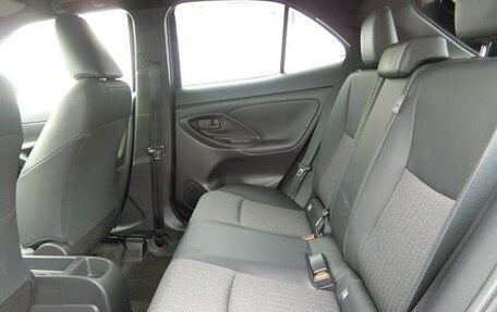 Toyota Yaris Cross, 2022 год, 1 690 000 рублей, 26 фотография