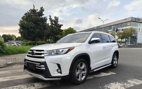 Toyota Highlander III, 2021 год, 3 084 007 рублей, 1 фотография