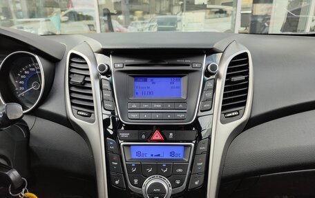 Hyundai i30 II рестайлинг, 2014 год, 991 000 рублей, 11 фотография