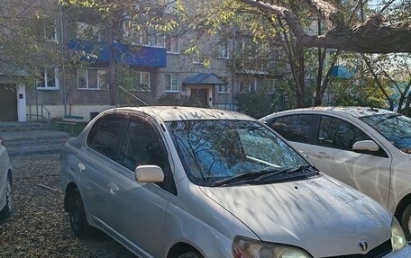 Toyota Platz, 2001 год, 330 000 рублей, 3 фотография