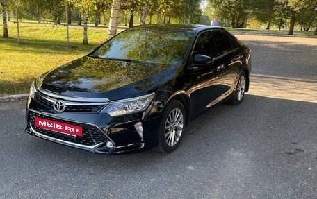 Toyota Camry, 2017 год, 2 300 000 рублей, 3 фотография