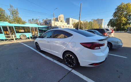 Hyundai Elantra VI рестайлинг, 2019 год, 1 300 000 рублей, 4 фотография