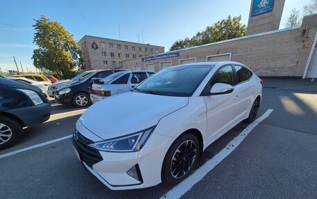 Hyundai Elantra VI рестайлинг, 2019 год, 1 300 000 рублей, 2 фотография