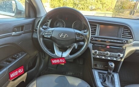 Hyundai Elantra VI рестайлинг, 2019 год, 1 300 000 рублей, 7 фотография