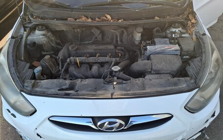 Hyundai Solaris II рестайлинг, 2013 год, 370 000 рублей, 6 фотография