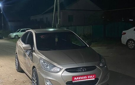 Hyundai Solaris II рестайлинг, 2011 год, 750 000 рублей, 2 фотография