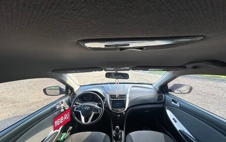 Hyundai Solaris II рестайлинг, 2011 год, 750 000 рублей, 7 фотография
