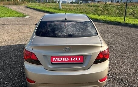 Hyundai Solaris II рестайлинг, 2011 год, 750 000 рублей, 5 фотография