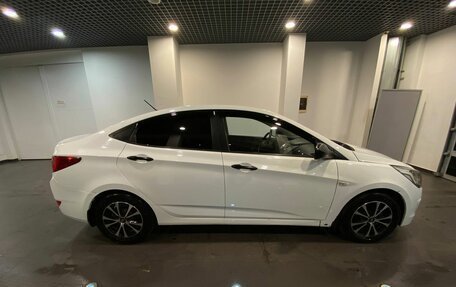 Hyundai Solaris II рестайлинг, 2015 год, 580 000 рублей, 2 фотография