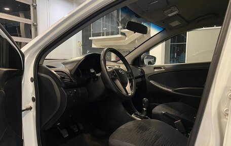 Hyundai Solaris II рестайлинг, 2015 год, 580 000 рублей, 21 фотография
