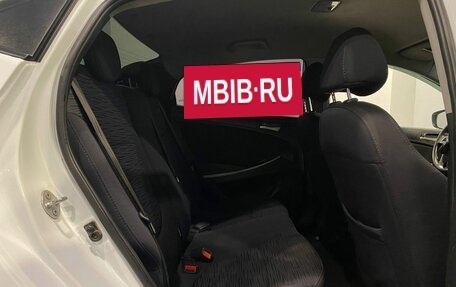 Hyundai Solaris II рестайлинг, 2015 год, 580 000 рублей, 17 фотография