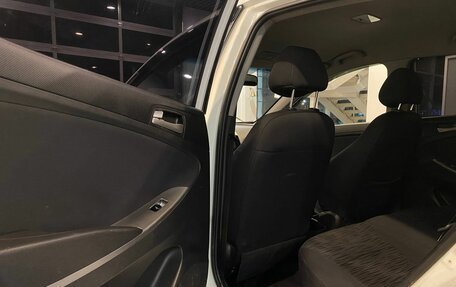 Hyundai Solaris II рестайлинг, 2015 год, 580 000 рублей, 22 фотография