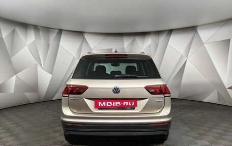Volkswagen Tiguan II, 2018 год, 2 949 000 рублей, 8 фотография