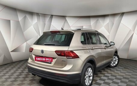Volkswagen Tiguan II, 2018 год, 2 949 000 рублей, 2 фотография