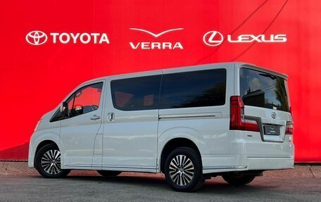Toyota HiAce H300, 2019 год, 4 500 000 рублей, 3 фотография
