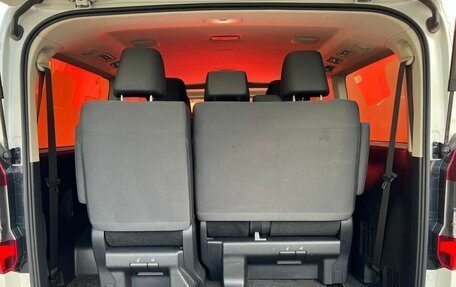 Toyota HiAce H300, 2019 год, 4 500 000 рублей, 7 фотография