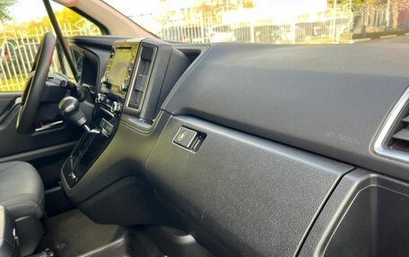 Toyota HiAce H300, 2019 год, 4 500 000 рублей, 19 фотография