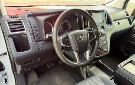 Toyota HiAce H300, 2019 год, 4 500 000 рублей, 25 фотография