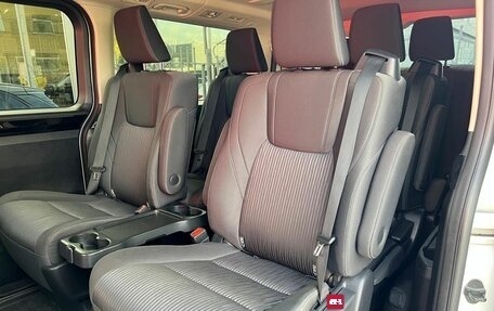 Toyota HiAce H300, 2019 год, 4 500 000 рублей, 26 фотография