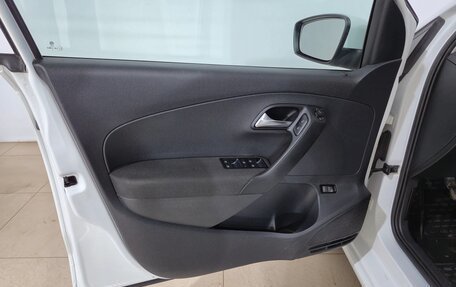 Volkswagen Polo VI (EU Market), 2016 год, 990 000 рублей, 7 фотография