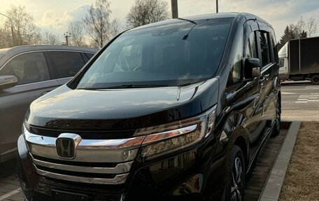 Honda Stepwgn IV, 2019 год, 2 520 000 рублей, 2 фотография