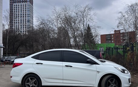 Hyundai Solaris II рестайлинг, 2011 год, 930 000 рублей, 7 фотография