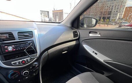 Hyundai Solaris II рестайлинг, 2011 год, 930 000 рублей, 9 фотография