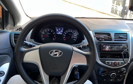 Hyundai Solaris II рестайлинг, 2011 год, 930 000 рублей, 10 фотография