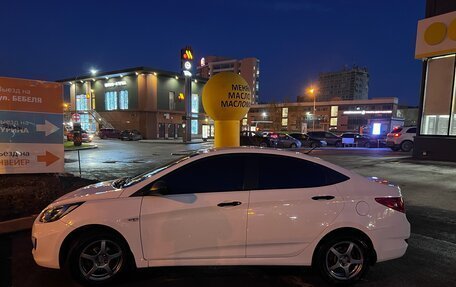 Hyundai Solaris II рестайлинг, 2011 год, 930 000 рублей, 15 фотография