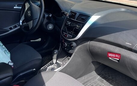 Hyundai Solaris II рестайлинг, 2011 год, 930 000 рублей, 13 фотография