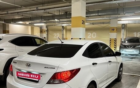 Hyundai Solaris II рестайлинг, 2011 год, 930 000 рублей, 16 фотография