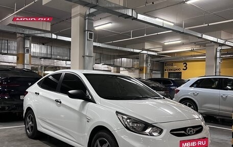 Hyundai Solaris II рестайлинг, 2011 год, 930 000 рублей, 14 фотография